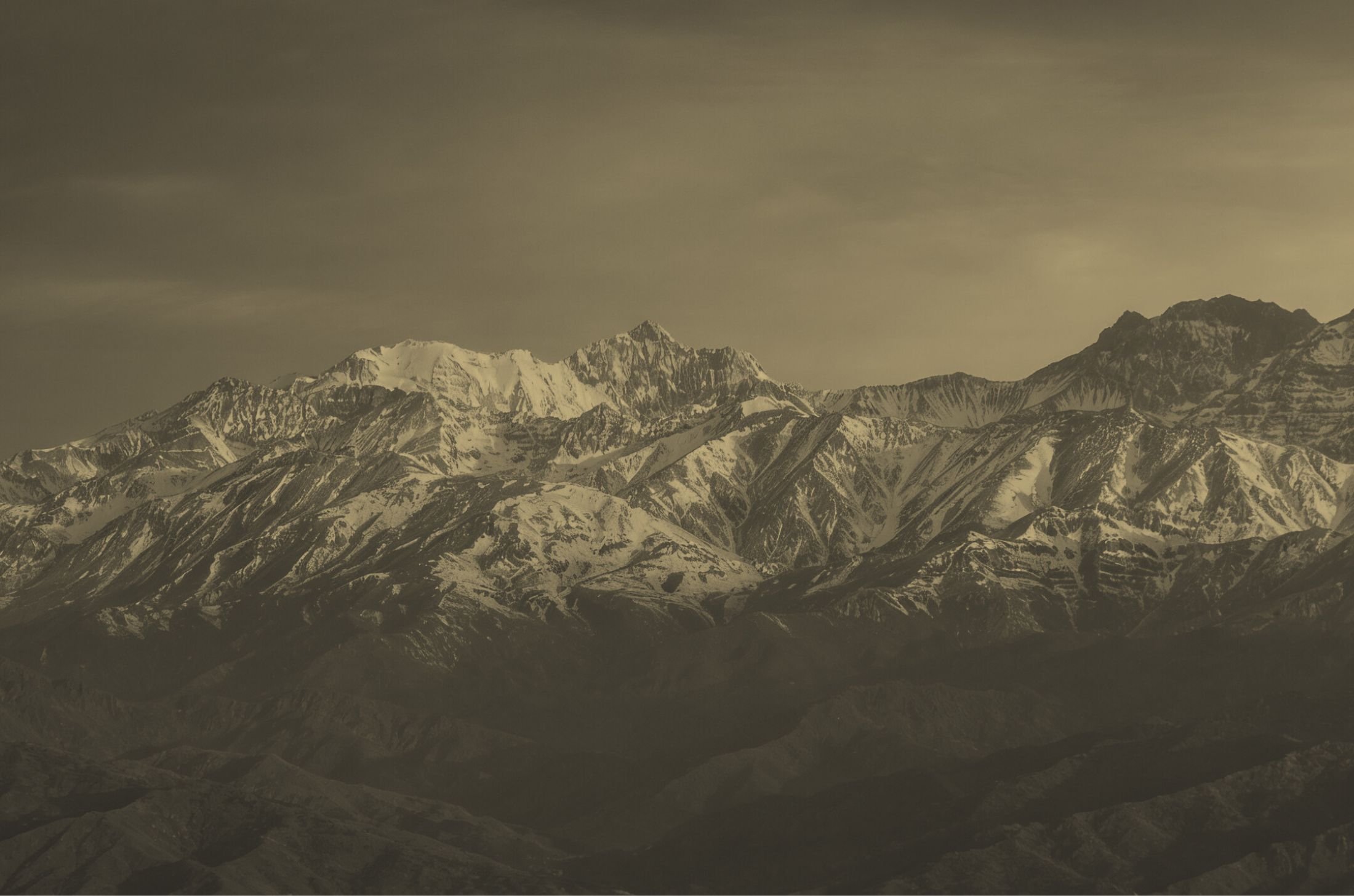 Consultoría estratégica Mentes y Métricas Chile.